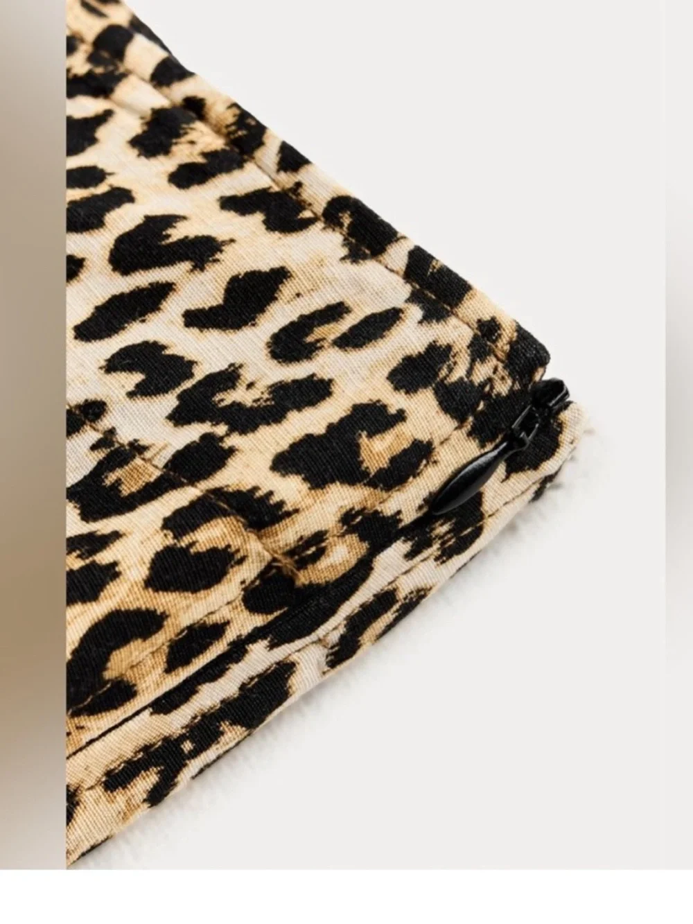 NWT ZARA NWT ZW COLLECTION ANIMAL PRINT CAPRI PANTS 🚨FIRM PRICE
